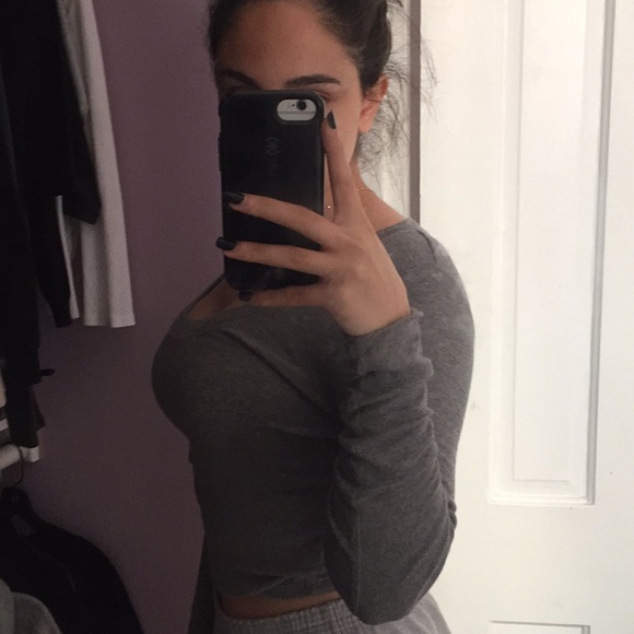 long sleeve brandy Melville shirt - Picture 2 of 3